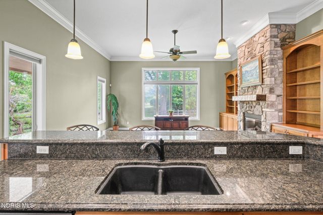 7522 Hickory Valley Drive, Maumee, OH 43537