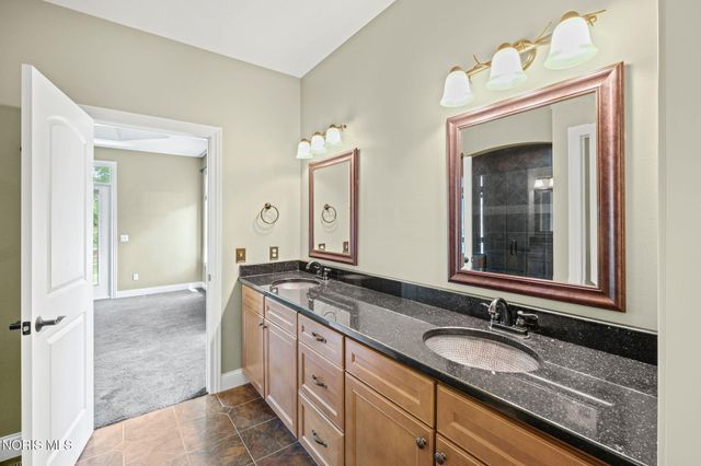 7522 Hickory Valley Drive, Maumee, OH 43537