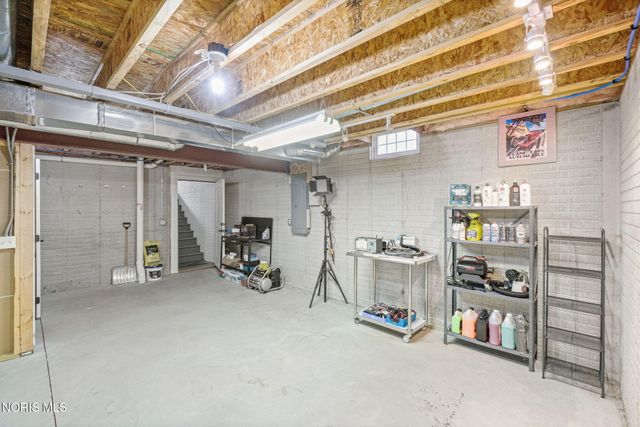 7522 Hickory Valley Drive, Maumee, OH 43537