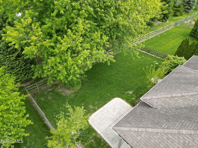 7522 Hickory Valley Drive, Maumee, OH 43537