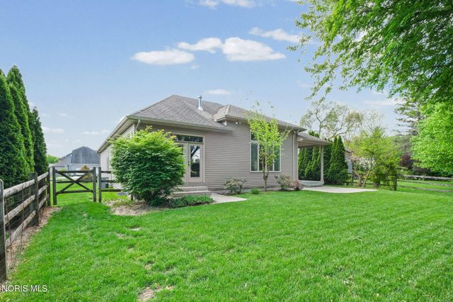 7522 Hickory Valley Drive, Maumee, OH 43537