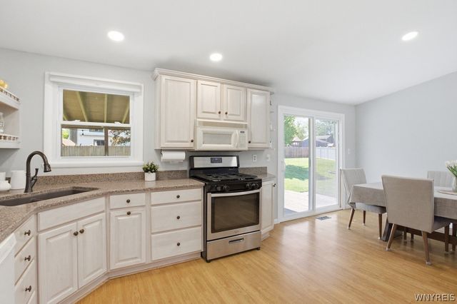 5183 Garden Path, Hamburg, NY 14075
