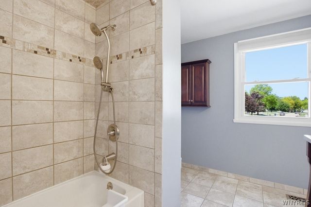 5183 Garden Path, Hamburg, NY 14075