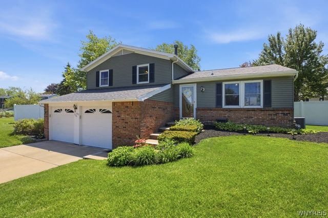 5183 Garden Path, Hamburg, NY 14075