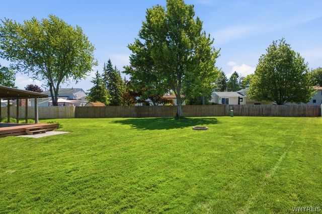 5183 Garden Path, Hamburg, NY 14075