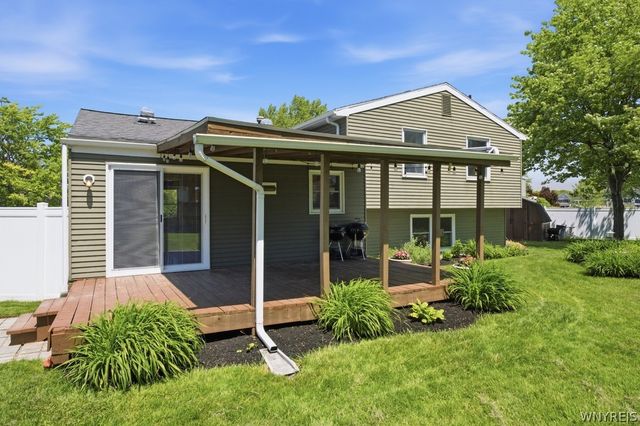 5183 Garden Path, Hamburg, NY 14075