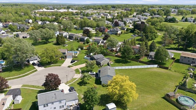 5183 Garden Path, Hamburg, NY 14075