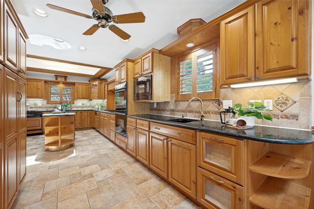337 Ridgebriar Drive, Richardson, TX 75080
