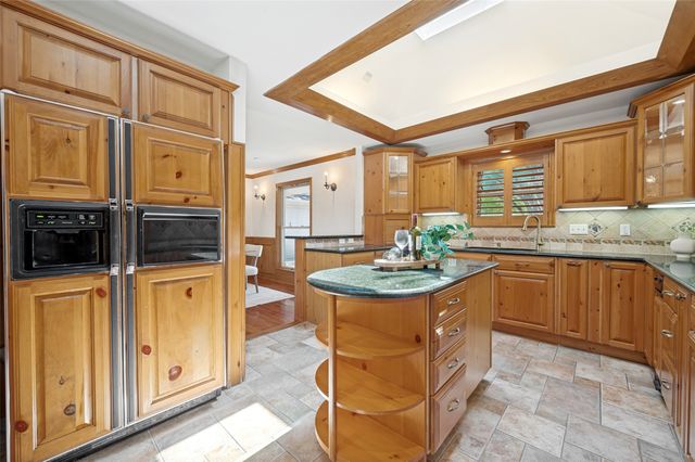 337 Ridgebriar Drive, Richardson, TX 75080