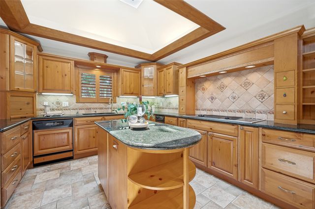 337 Ridgebriar Drive, Richardson, TX 75080
