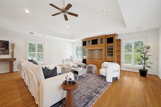 337 Ridgebriar Drive, Richardson, TX 75080