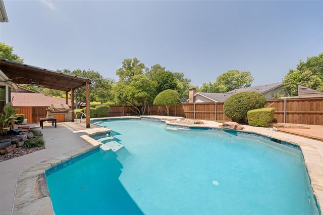 337 Ridgebriar Drive, Richardson, TX 75080