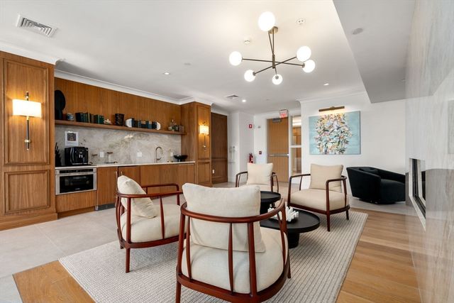 191 Washington St 615, Boston, MA 02135