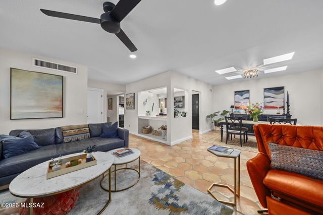 5091 N Camino De La Cumbre, Tucson, AZ 85750