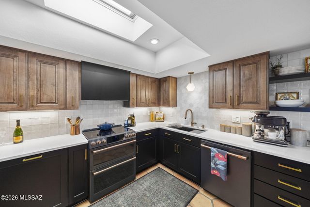 5091 N Camino De La Cumbre, Tucson, AZ 85750