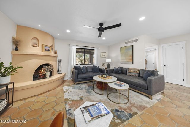 5091 N Camino De La Cumbre, Tucson, AZ 85750