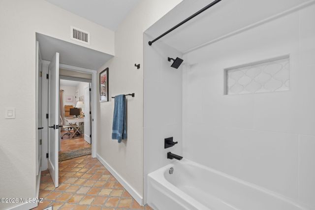 5091 N Camino De La Cumbre, Tucson, AZ 85750