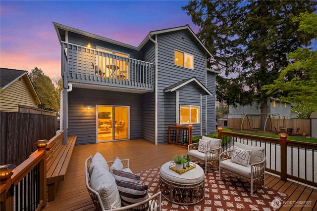 10729 23rd Avenue NE, Seattle, WA 98125