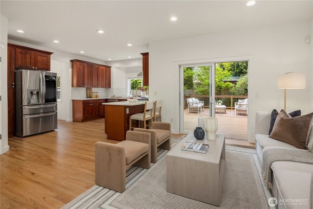10729 23rd Avenue NE, Seattle, WA 98125