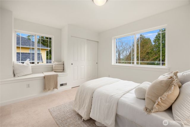 10729 23rd Avenue NE, Seattle, WA 98125