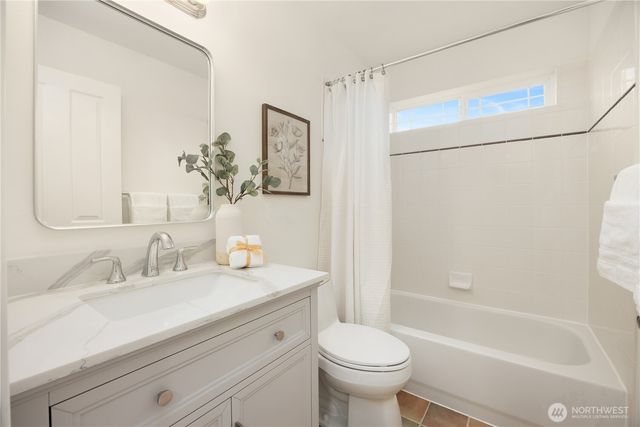 10729 23rd Avenue NE, Seattle, WA 98125