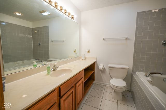 2823 Singletree Drive, Indianapolis, IN 46234
