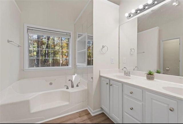 245 LONDON Lane, Hiram, GA 30141