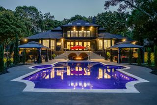1227 Whispering Oaks Drive, Desoto, TX 75115