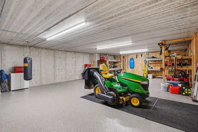 3559 Elk Court, Zeeland, MI 49464
