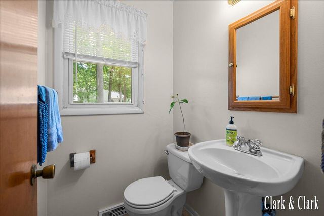 4747 Marshall Avenue, Grand Rapids, MI 49508