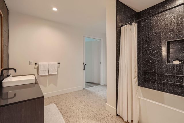 48 E East Ave 1706, Austin, TX 78701