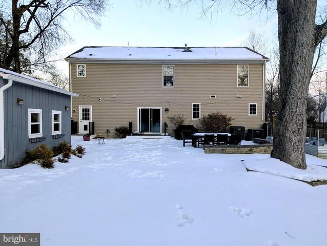 3002 STRATHMEADE ST, Falls Church, VA 22042