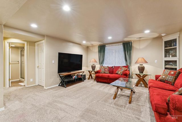 5108 N Samson, Boise, ID 83704