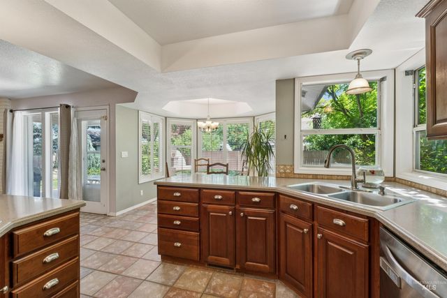 5108 N Samson, Boise, ID 83704