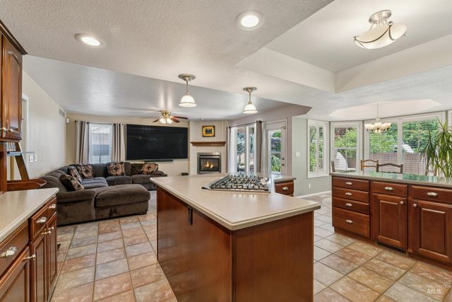 5108 N Samson, Boise, ID 83704
