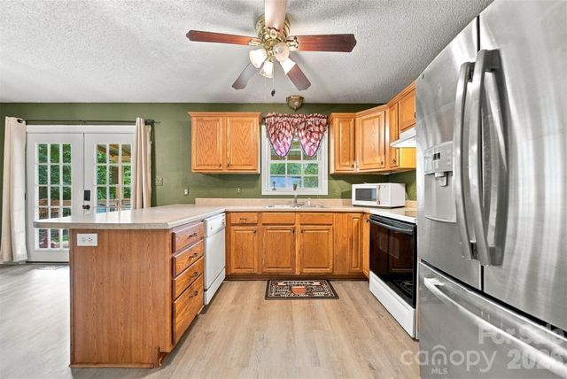 4917 Pond Court, Conover, NC 28613