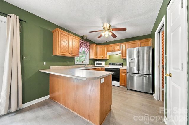 4917 Pond Court, Conover, NC 28613