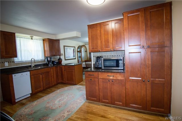 60 Joanne Lane, Cheektowaga, NY 14227