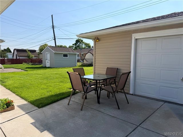 60 Joanne Lane, Cheektowaga, NY 14227
