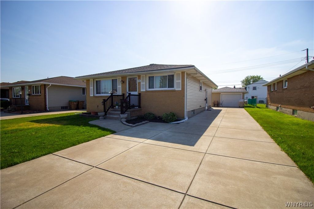 60 Joanne Lane, Cheektowaga, NY 14227