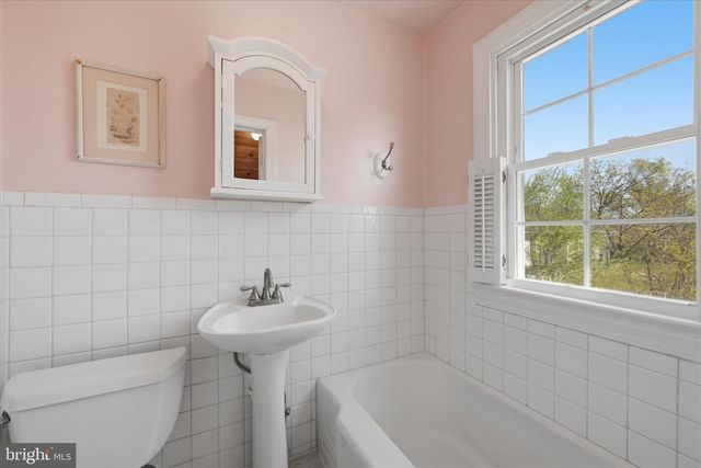 510 N PLEASANT VALLEY RD, Winchester, VA 22601