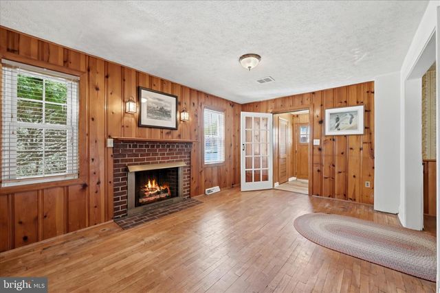 510 N PLEASANT VALLEY RD, Winchester, VA 22601
