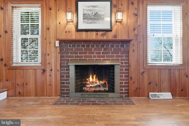 510 N PLEASANT VALLEY RD, Winchester, VA 22601