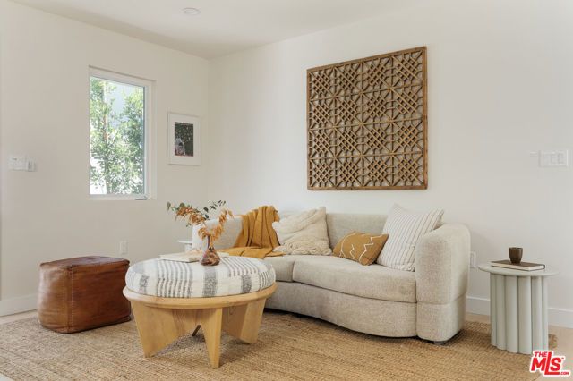 3148 Madera Avenue, Los Angeles, CA 90039