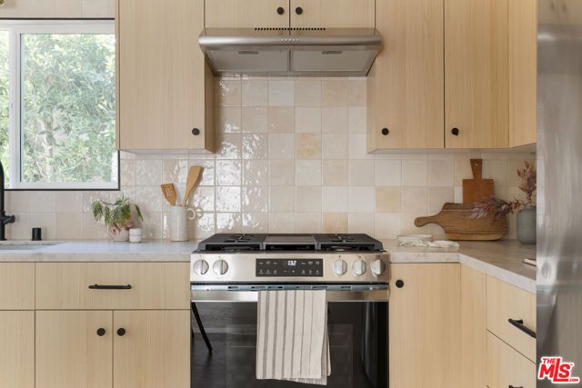 3148 Madera Avenue, Los Angeles, CA 90039