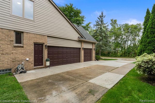 3623 Cedar Shake Drive, Rochester Hills, MI 48309