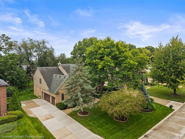 3623 Cedar Shake Drive, Rochester Hills, MI 48309