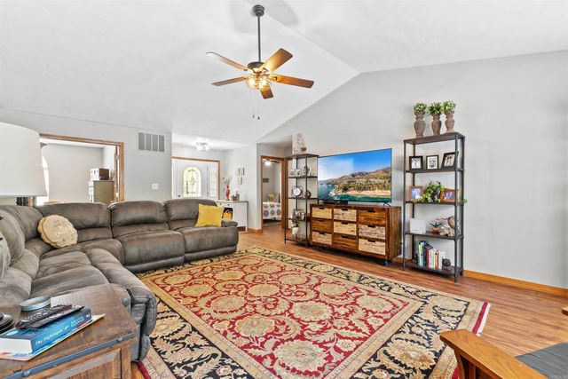 60 Red Fox Rd, Greers Ferry, AR 72067