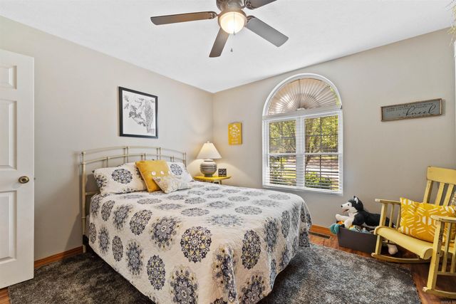 60 Red Fox Rd, Greers Ferry, AR 72067