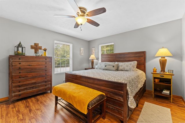 60 Red Fox Rd, Greers Ferry, AR 72067